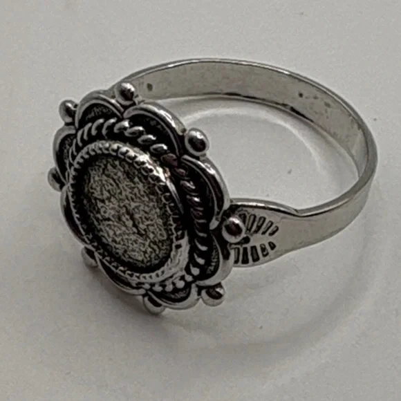 Vintage Sterling Silver Floral Ring Size 5 adjustable to 6 - Picture 5 of 6
